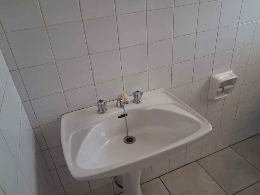 To Let 3 Bedroom Property for Rent in Amalinda Eastern Cape